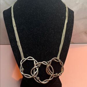 KENNETH COLE NY SILVER-TONE NECKLACE RHINESTONE INTERCONNECTED CIRCLE PENDANT